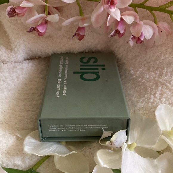 Slip Pure Silk Pillowcase💕 - Picture 4 of 9